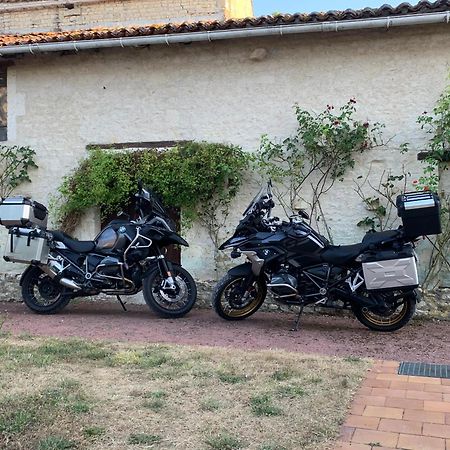 The Cool Lounge A Coulonges - Charente Bed & Breakfast Exterior photo