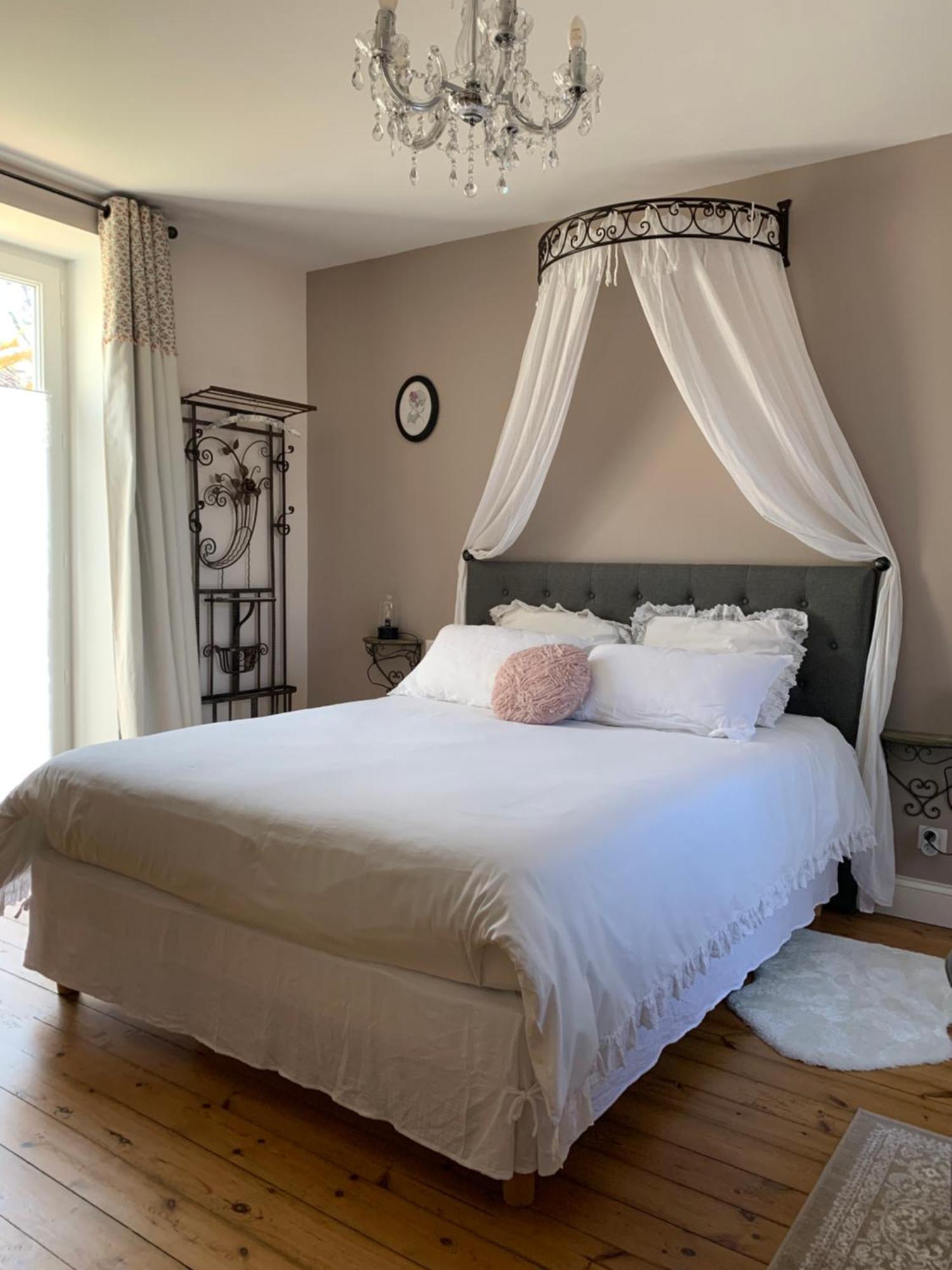 The Cool Lounge A Coulonges - Charente Bed & Breakfast Exterior photo