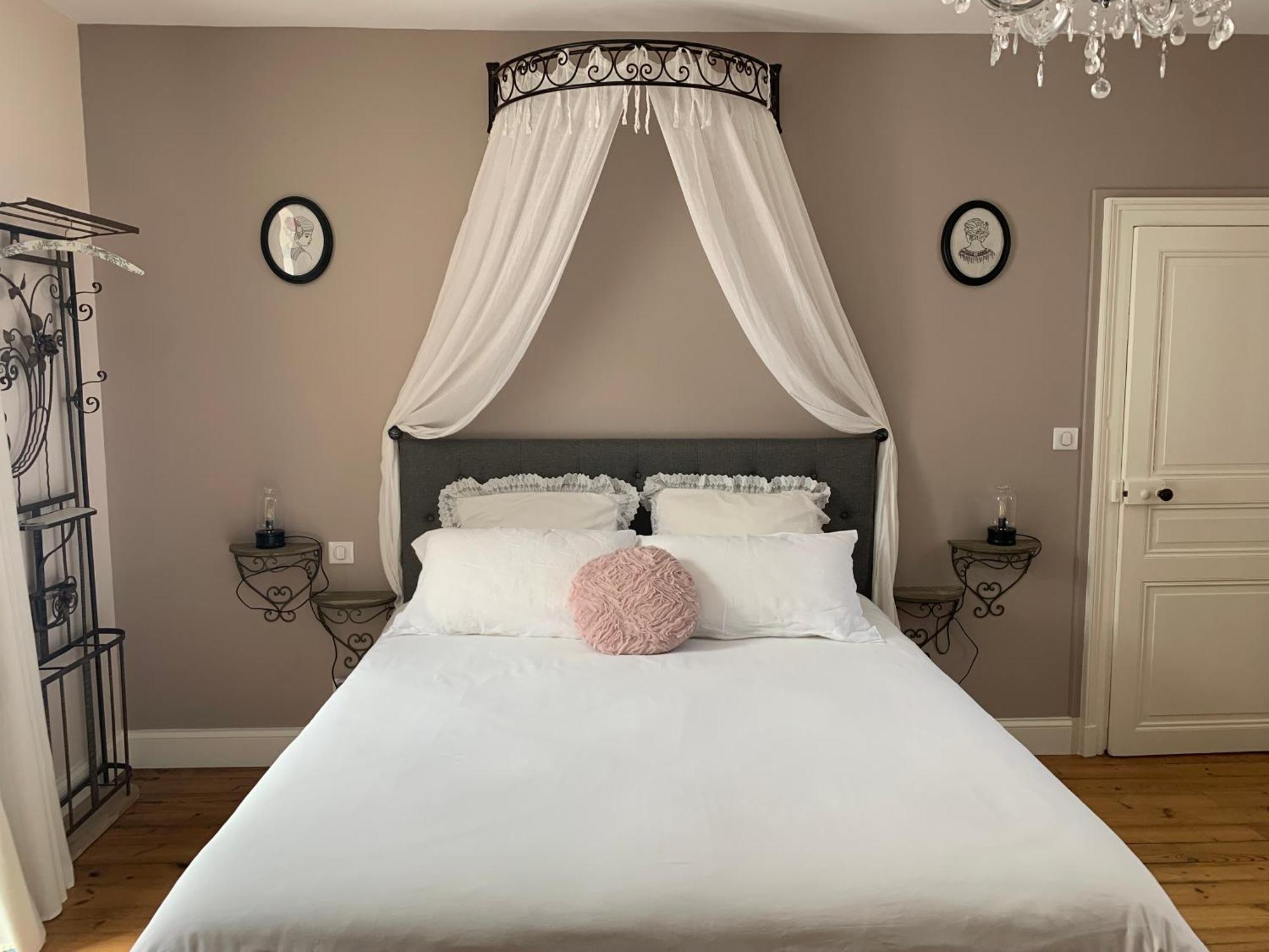 The Cool Lounge A Coulonges - Charente Bed & Breakfast Exterior photo